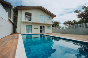 Casa c/ Piscina e Lazer p/ 10 em Itapoá PH7597